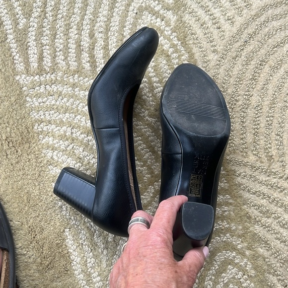 Naturalizer Pumps - Picture 5 of 6